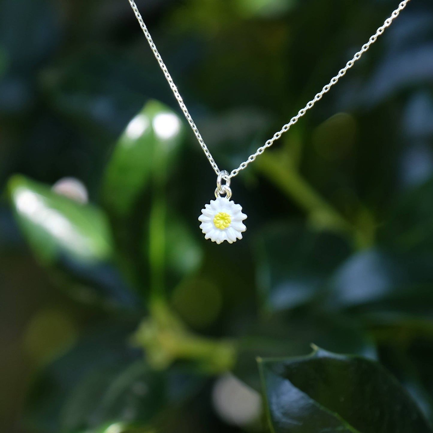 Daisy Mini Flower Pendant Necklace