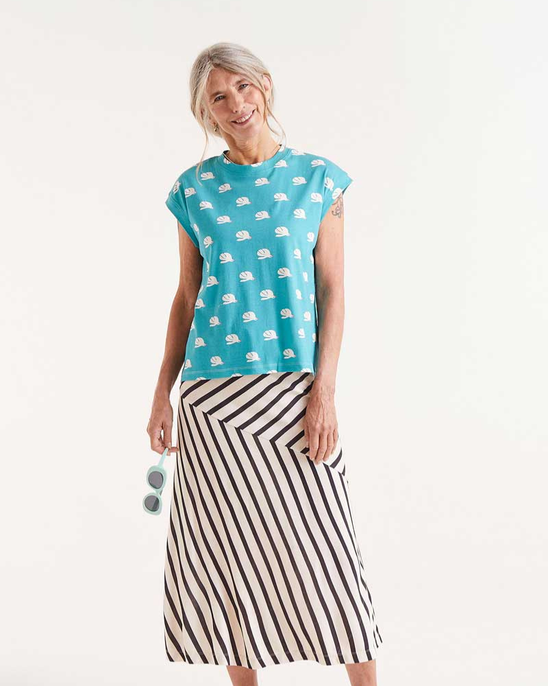 Doves Print Round Neck Sleeveless T-Shirt