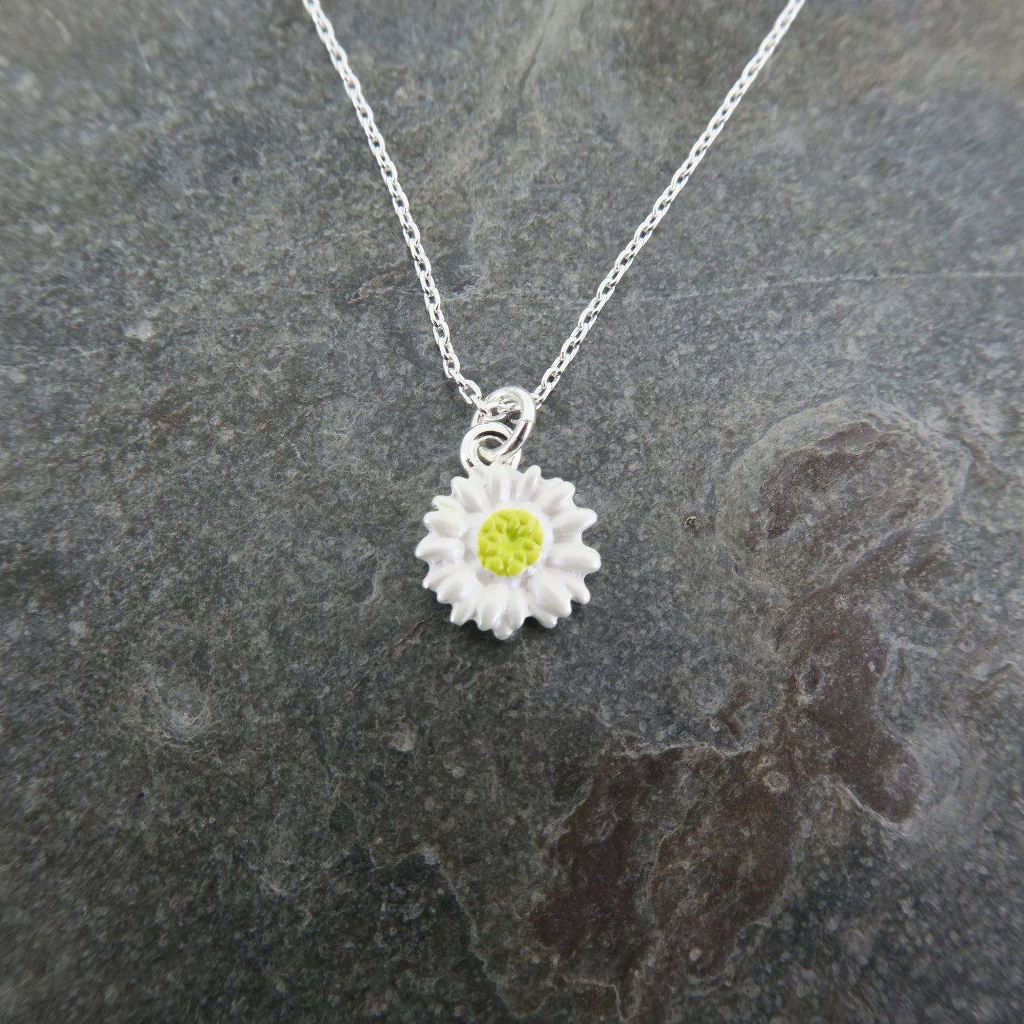 Daisy Mini Flower Pendant Necklace