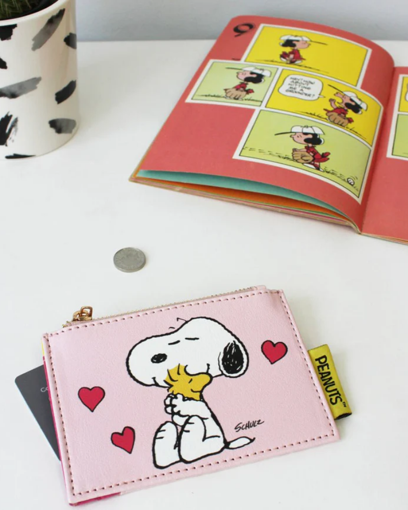 Peanuts Snoopy Love Purse
