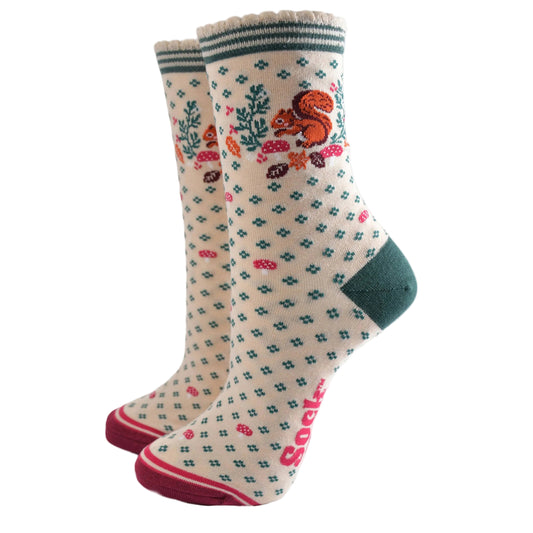 Squirrel Wreath Bamboo Socks in Cream