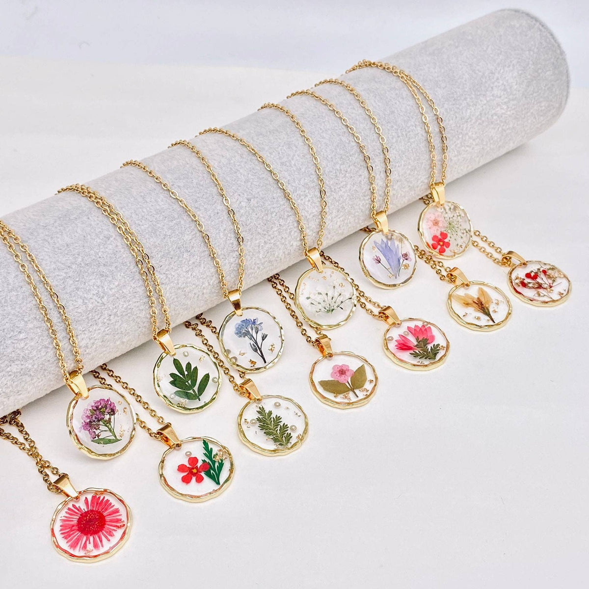 Shepherd's Purse Dried Flowers Floral Pendant Necklace