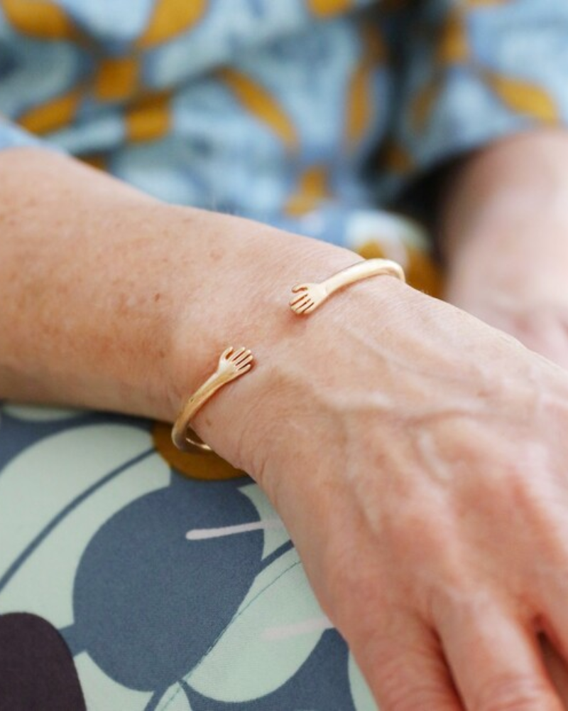 Adjustable Hugging Hands Bangle