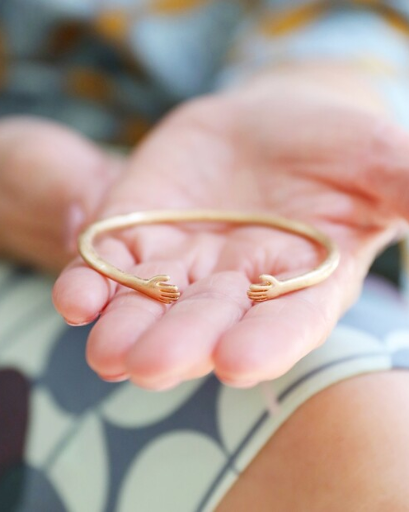 Adjustable Hugging Hands Bangle