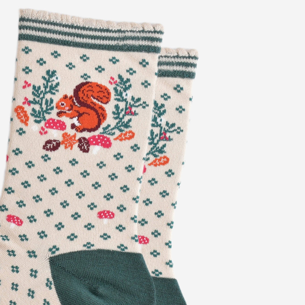 Squirrel Wreath Bamboo Socks in Cream