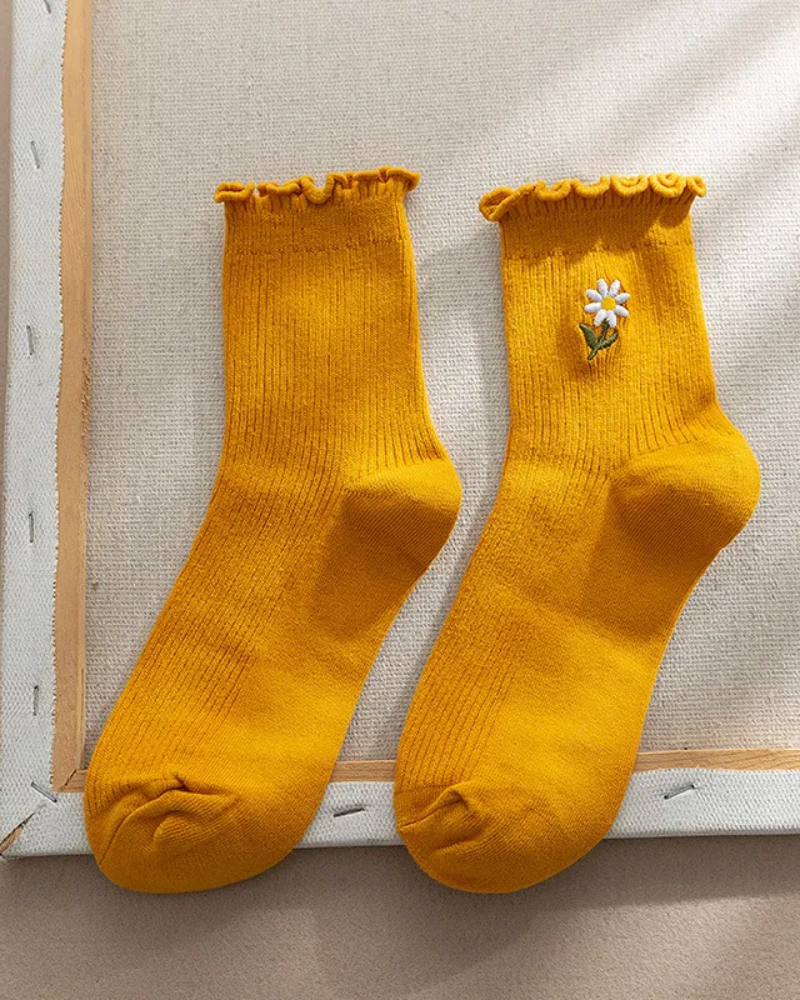 Embroidered Daisy Tube Socks