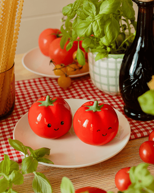 Tomato Salt & Pepper Set - Pink Poodle Boutique - XDC729