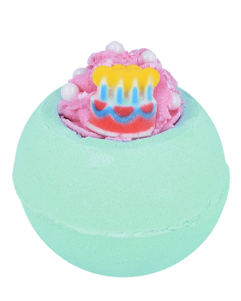 Let the red velvet cake infused waters with a helping hand of cocoa butter, shea butter and clary sage & ylang ylang essential oils create a euphoric bathing experience. Creating a beautiful mint hue, this Bath Blaster makes the perfect birthday gift!