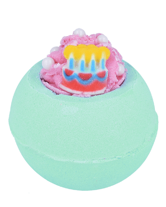 Let the red velvet cake infused waters with a helping hand of cocoa butter, shea butter and clary sage & ylang ylang essential oils create a euphoric bathing experience. Creating a beautiful mint hue, this Bath Blaster makes the perfect birthday gift!